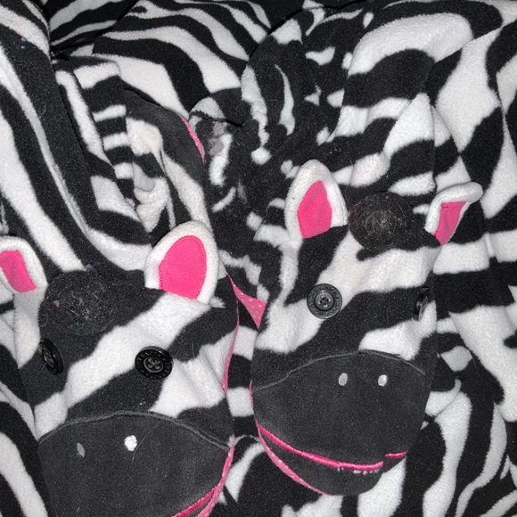 Nick and Nora Adult Zebra Sleeper Footie Pajamas with pockets - Picture 6 of 6